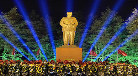 纪念伟人毛泽东诞辰128周年--奥吉娜集团韶山冲祭拜
